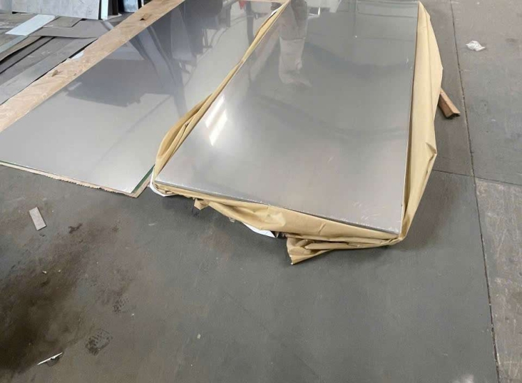 TẤM INOX XƯỚC RỐI TRẮNG