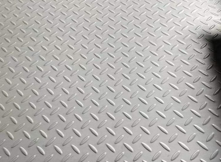 TẤM INOX DẬP GÂN