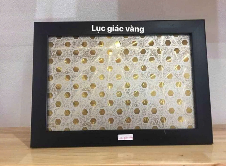 TẤM INOX HOA VĂN LỤC GIÁC VÀNG