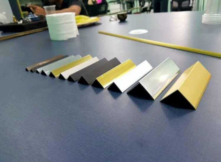 NẸP TRANG TRÍ CHỮ V - INOX MÀU