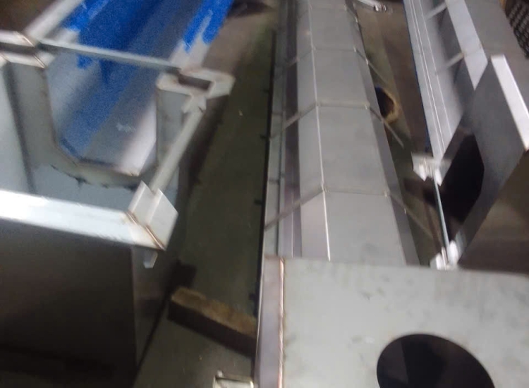 CHẾ TẠO SẢN PHẨM MÁNG THU NƯỚC GUTTER VÀ NẮP ĐẬY GRATING INOX DÀNH CHO CÁC NHÀ MÁY THỰC PHẨM , BIA , RƯỢU, NƯỚC GIẢI KHÁT