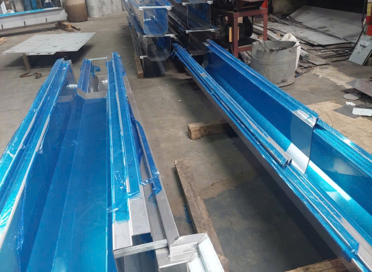 CHẾ TẠO SẢN PHẨM MÁNG THU NƯỚC GUTTER VÀ NẮP ĐẬY GRATING INOX DÀNH CHO CÁC NHÀ MÁY THỰC PHẨM , BIA , RƯỢU, NƯỚC GIẢI KHÁT