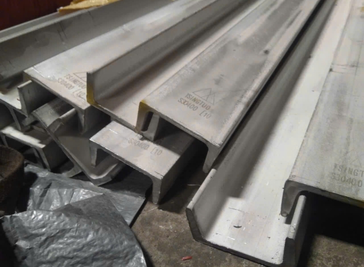 U ĐÚC INOX 304 - 120 x 58 x 6.0 x 6M