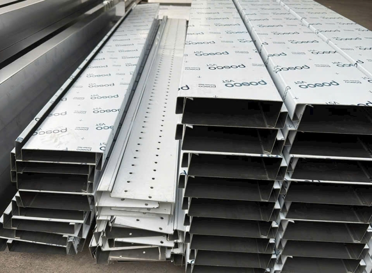 GIA CÔNG CHẤN U INOX 304/316/201/430